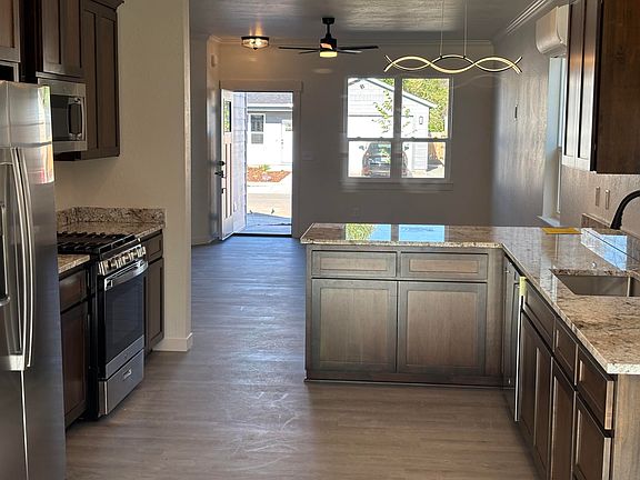 2nd image of 723 Dahl Pl #4