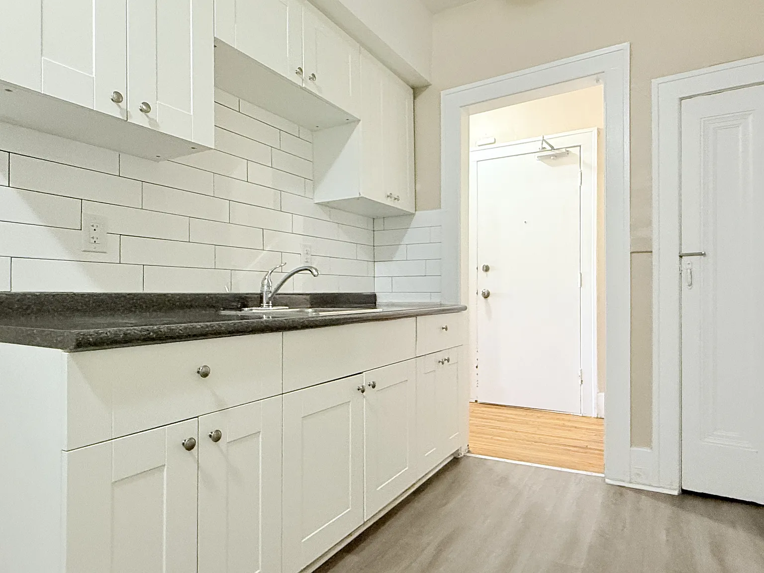 1 bed, $1,137 — Photo 2