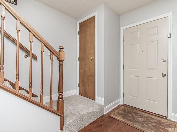 4th image of 305 Brookside Dr