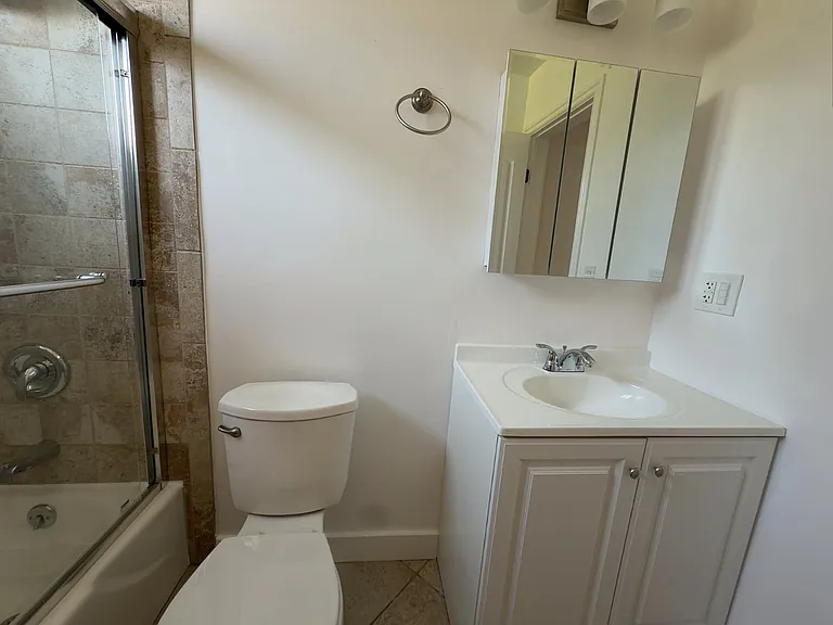 735 N Sycamore Ave #18 — Photo 7
