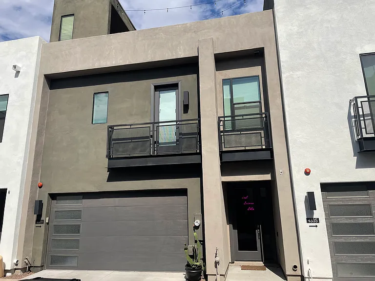 4339 N 27th Pl — Photo 7
