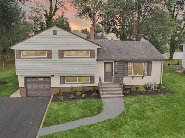 21 Valley Brook Dr, Emerson, NJ 07630