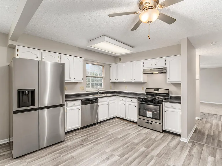 260 Timber Ridge Dr E — Photo 4