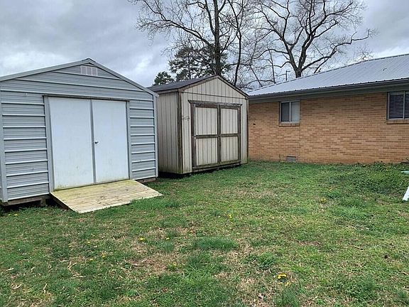 4th image of 2621 Lynda Cir SE