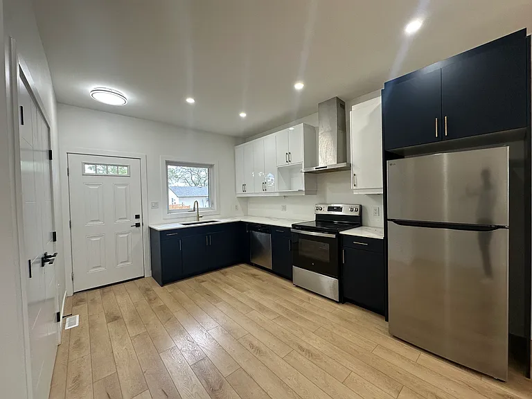 750 Moncton Ave — Photo 6