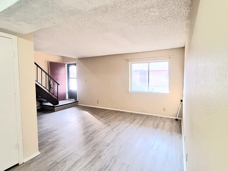 2217 E 66th Pl #910 — Photo 4