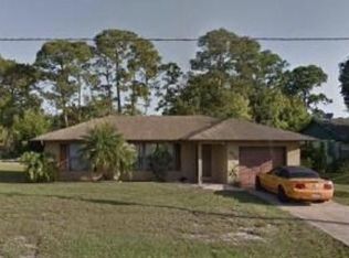 397 SE Thornhill Dr, Port Saint Lucie, FL 34983