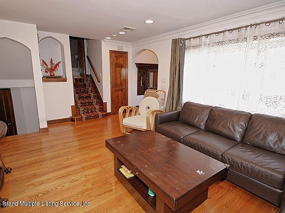 5th image of 54 Schmidts Ln