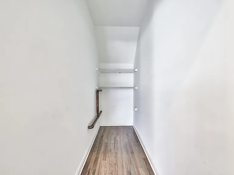 517 N Racine Ave #1 — Photo 5