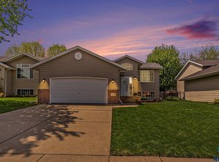 4909 S Dunlap Ct, Sioux Falls, SD 57106