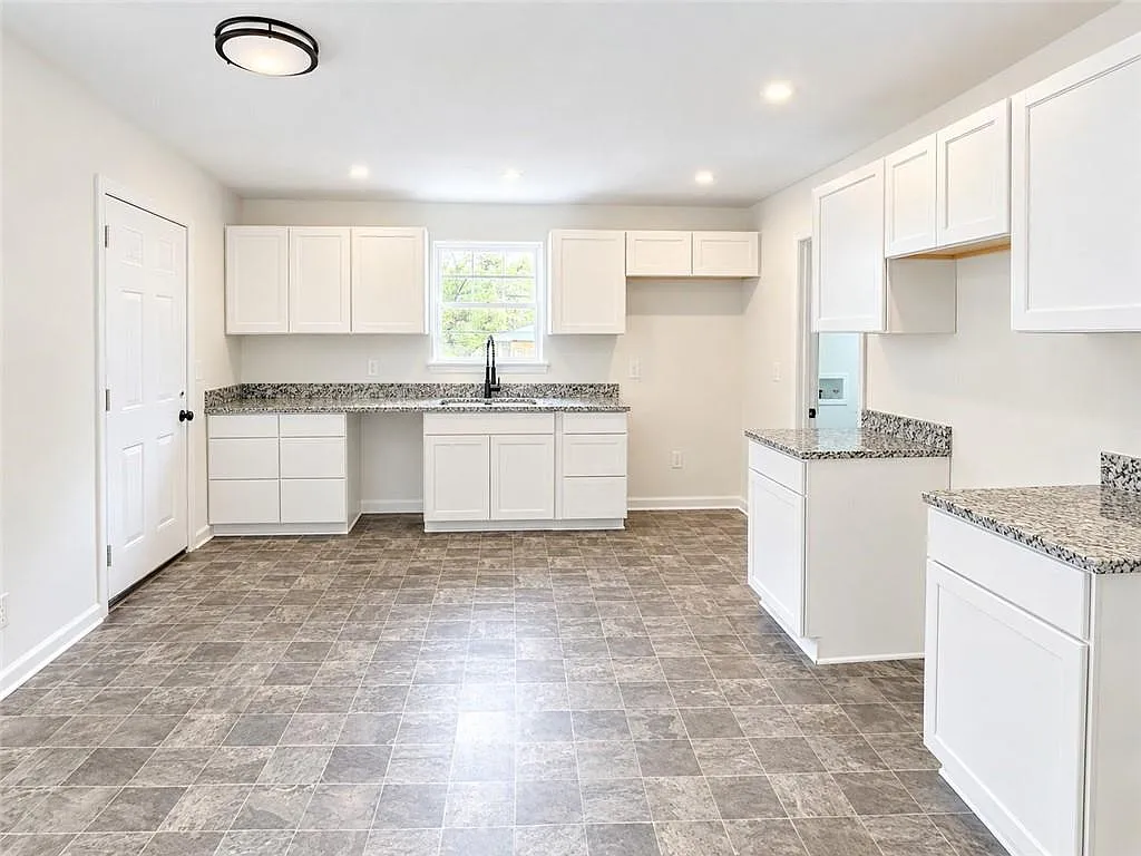 801 Peeples Valley Rd NW — Photo 3
