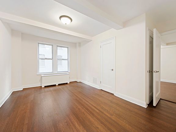 5th image of 309 W 57th St APT 707