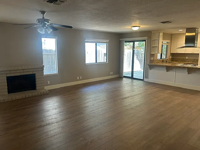 8601 Stratus Dr — Photo 5