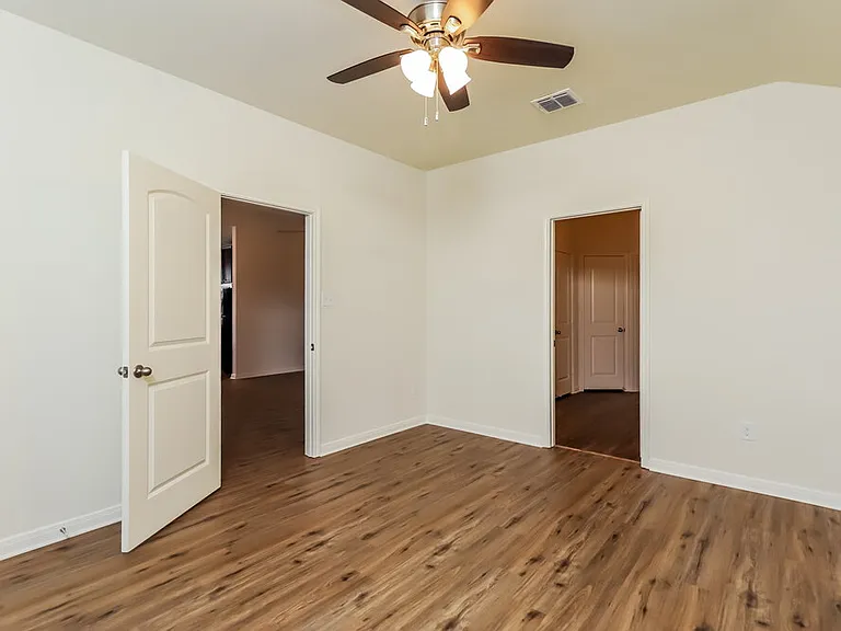 7928 Bluewater Cv — Photo 9