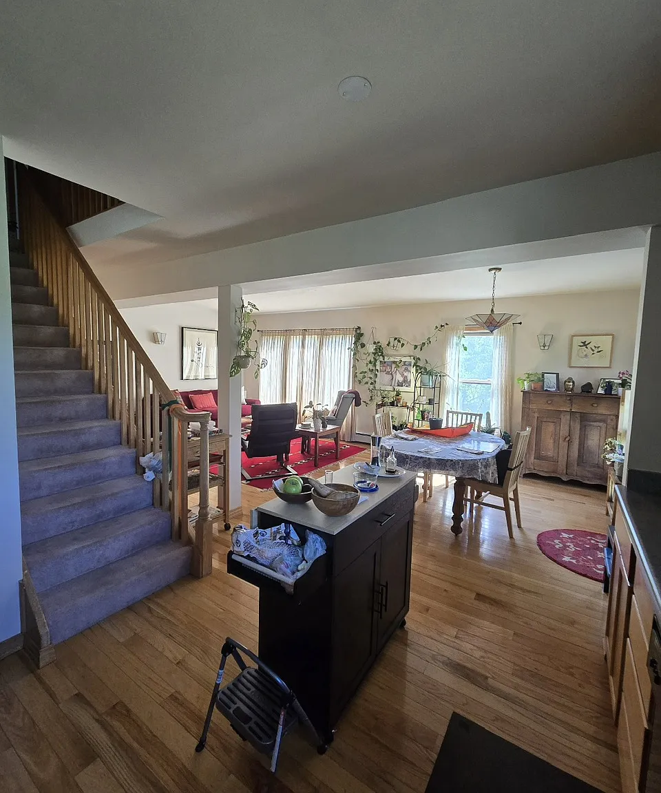 4 bed, 1728 sqft, $3,950 — Photo 2