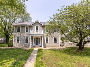 1038 Edgewood Dr, O'Fallon, IL 62269