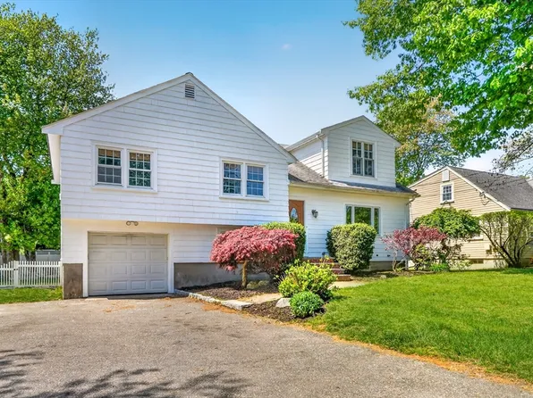59 Ellis St, Westwood, MA 02090