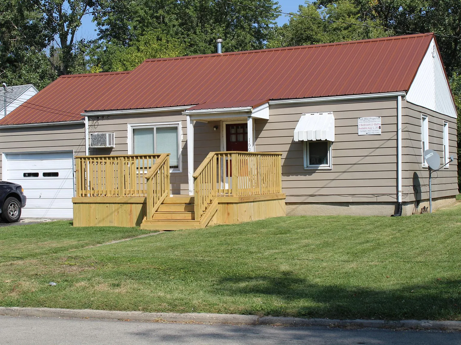 3 bed, 1.5 bath, 768 sqft, $1,260 — Photo 1