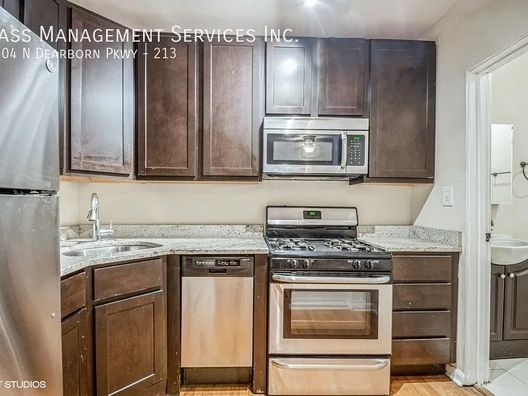 1504 N Dearborn Pkwy, Chicago, IL — Photo 58