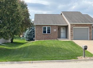 2225 Trenton Rd, Dubuque, IA 52002