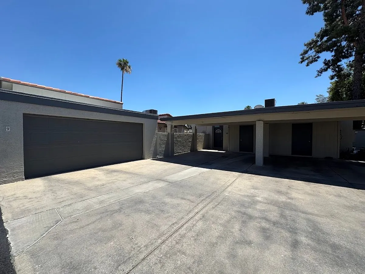 Building Photo - 2506 W Caribbean Ln #10