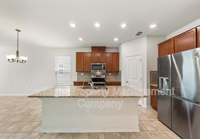 7347 Bluebonnet Bay — Photo 8