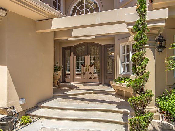 *only some of furnishings in pictures are available