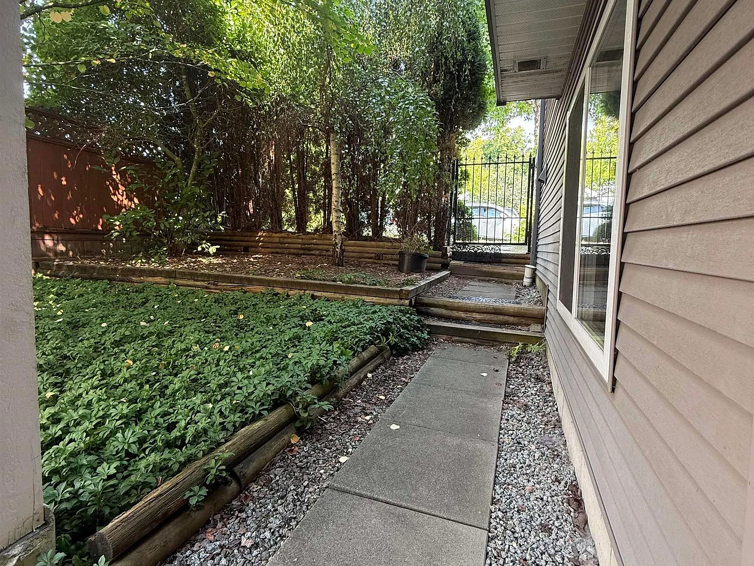 2 bed, 1648 sqft, $1,750 — Photo 2
