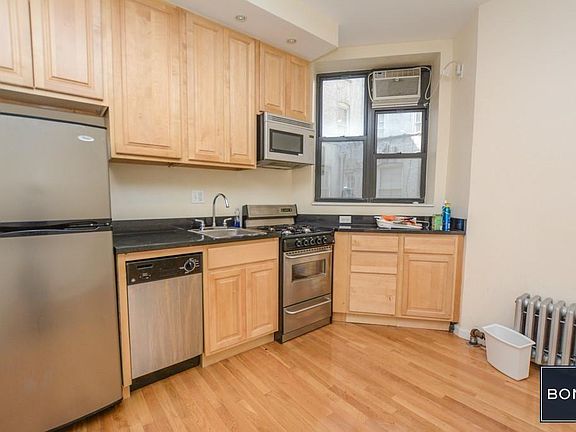 3rd image of 324 E 91st St APT 3
