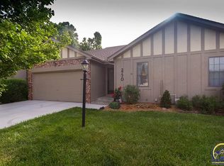 2770 SW Arrowhead Rd, Topeka, KS 66614