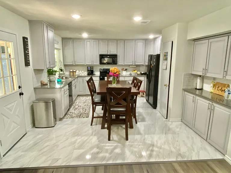 Spacious Kitchen