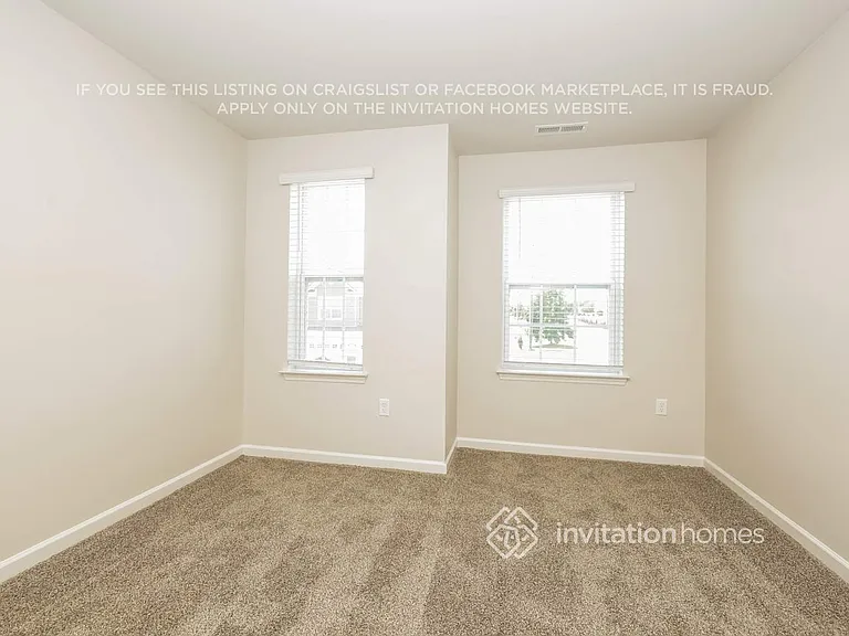 1016 Legacy Ct — Photo 13