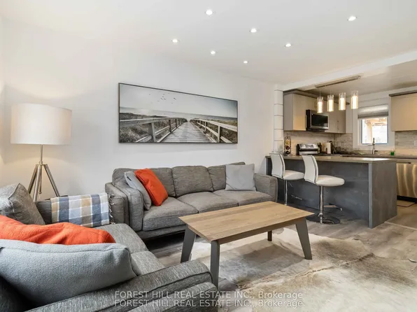310 Senlac Rd, Toronto, ON M2R 1R1