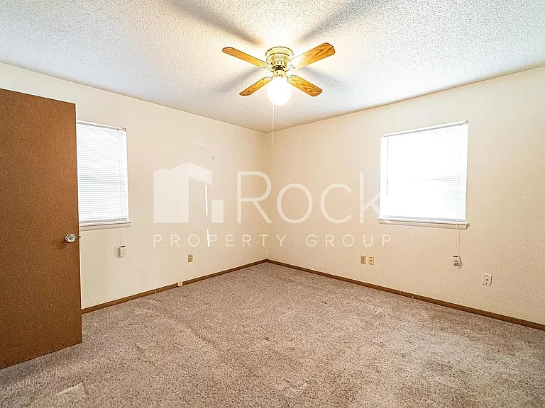 604 Moraine Ave — Photo 15