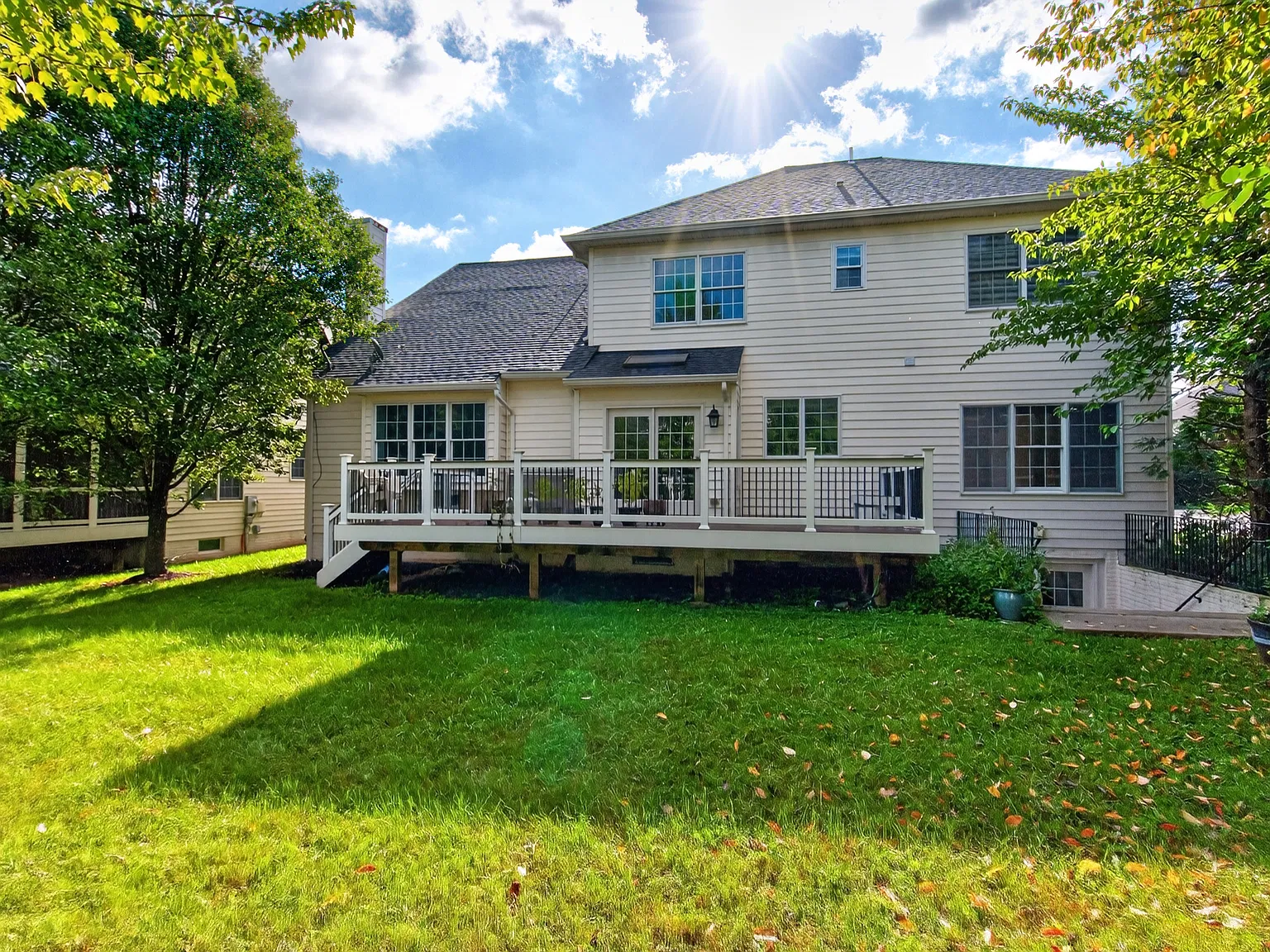 4 bed, 4.5 bath, 5000 sqft, $5,000 — Photo 3