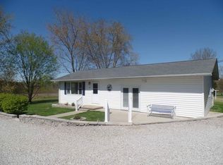 461 N Corwin Rd, Bloomfield, IN 47424