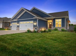 6310 River Pkwy NE, Cedar Rapids, IA 52411
