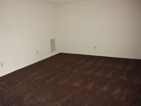 4th image of 100 E12 David Dr