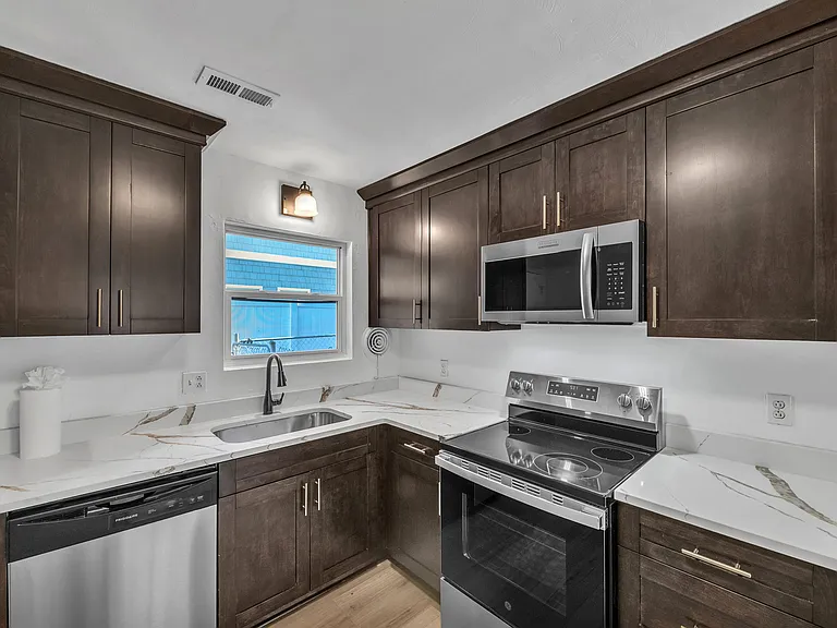 4433 Ocean View Ave #2 — Photo 7