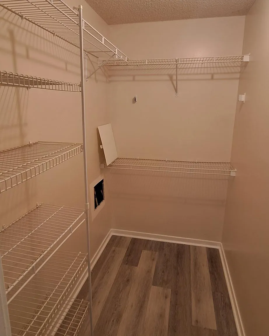 4 bed, 3000 sqft, $2,600 — Photo 3
