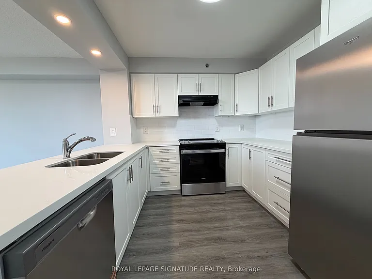 2 Neptune Dr #816 — Photo 4