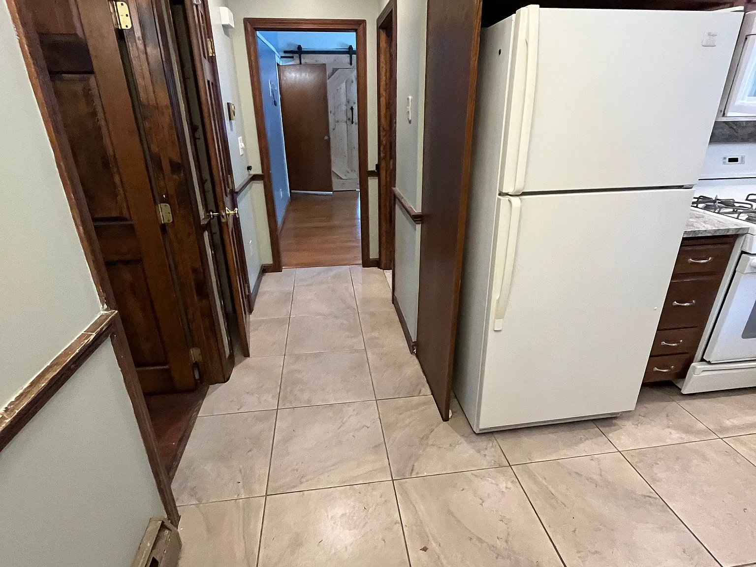 3 bed, 1000 sqft, $1,850 — Photo 3