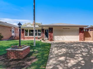 5830 Keeney St, Morton Grove, IL 60053