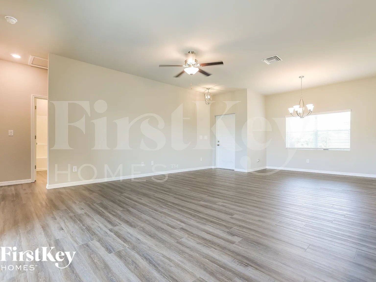 3 bed, 2.0 bath, 1914 sqft, $2,300 — Photo 4