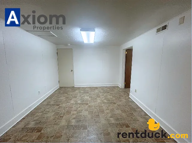1005 1/2 Park Ln — Photo 11