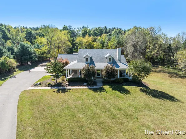 9880 Downes St NE, Lowell, MI 49331