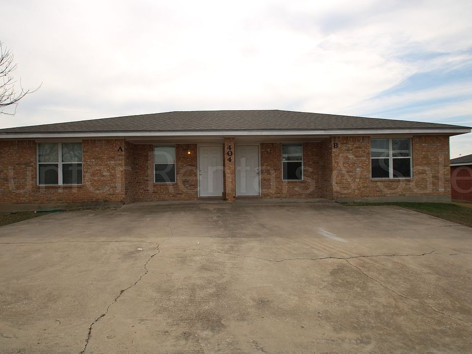 1st image of 404B Justin Ln