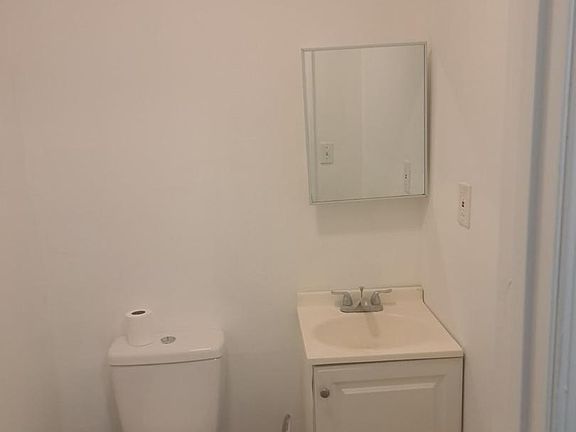 2nd image of 2502 W Franklin St