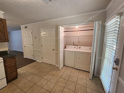 2nd image of 1515 S Lumpkin St #1