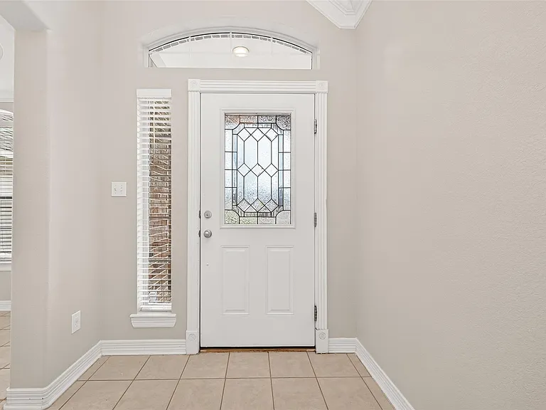 127 Monterrey Rd W — Photo 5